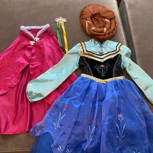 Disney Frozen Anna costume w/cape, adjustable wig, and gold hair comb. Size 4.